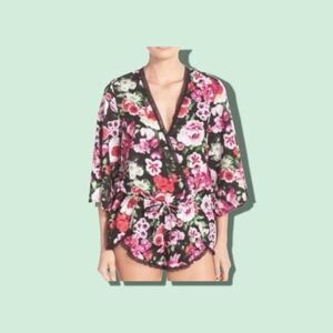 Betsey Johnson Lace Trim ~ Kimono Sleeve ~ Play Romper – Small